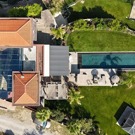 De Luxe Piscine Vue 니스