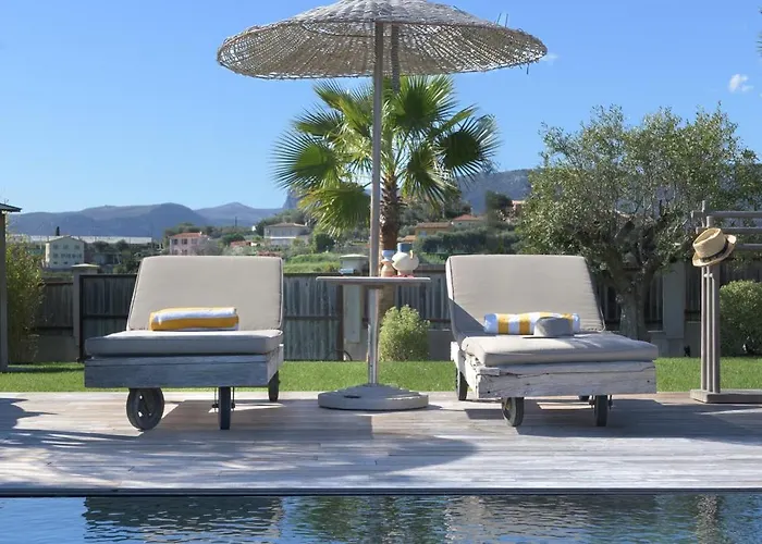 De Luxe Piscine Vue *