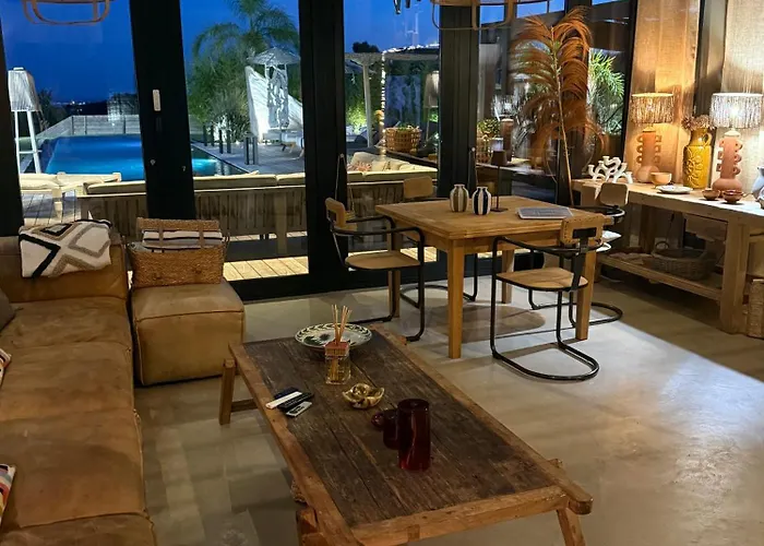 De Luxe Piscine Vue *