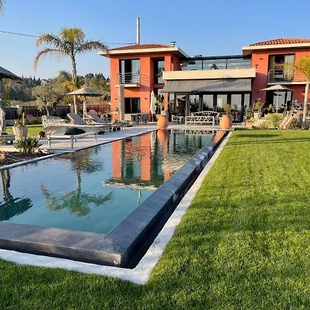De Luxe Piscine Vue *