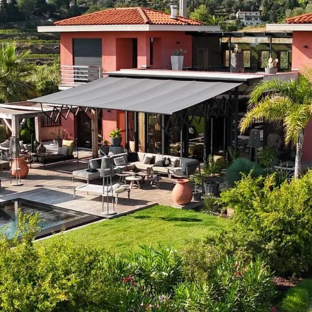 De Luxe Piscine Vue